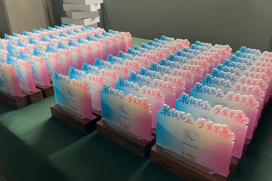 LED Acrylic Trophy with Wooden Base1