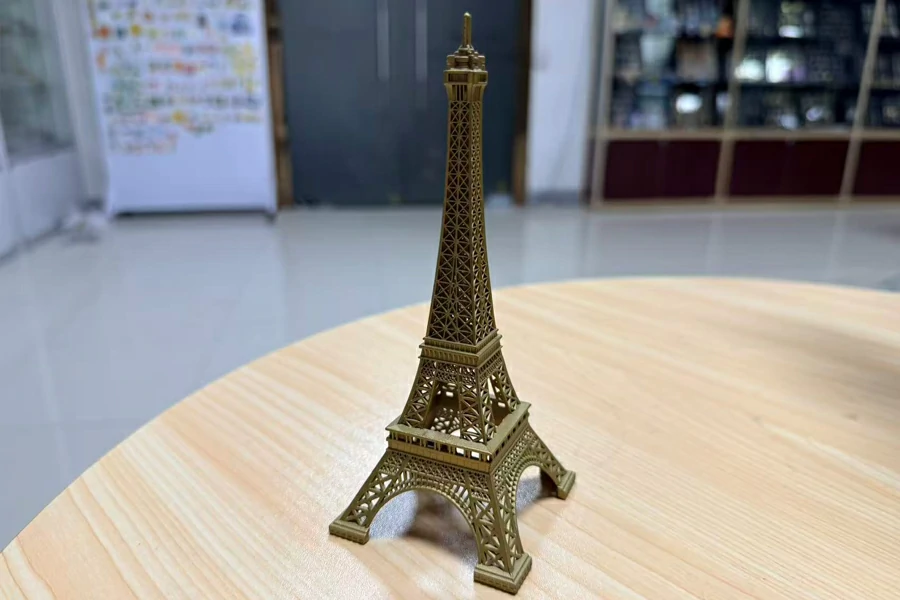 Antique Bronze-Finish Zinc Alloy Eiffel Tower Ornament