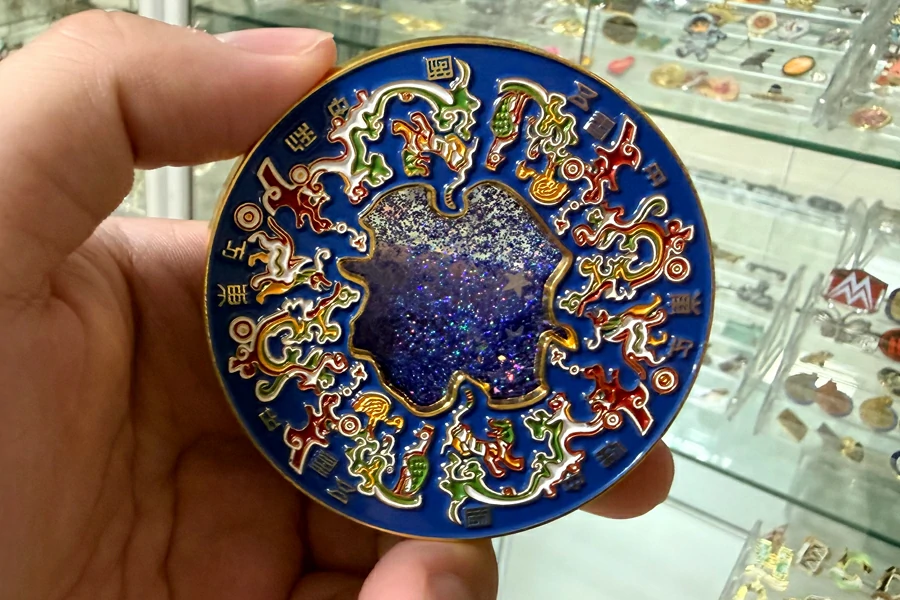 Blue Transparent Quicksand Refrigerator Magnet with Dragon Motif