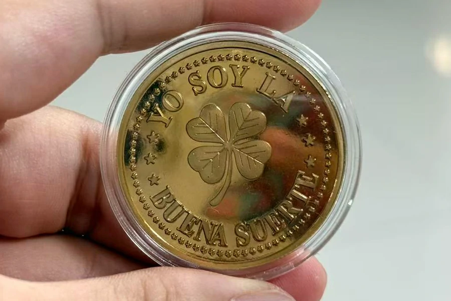 Golden Four-Leaf Clover YO SOY LA Commemorative Coin