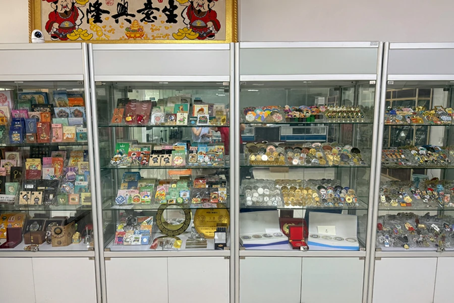 Jingbida Hardware & Gifts Co., Ltd. — Exhibition Cabinet2