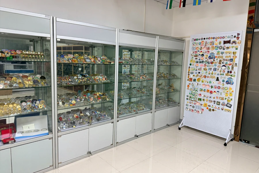 Jingbida Hardware & Gifts Co., Ltd. — Exhibition Cabinet3