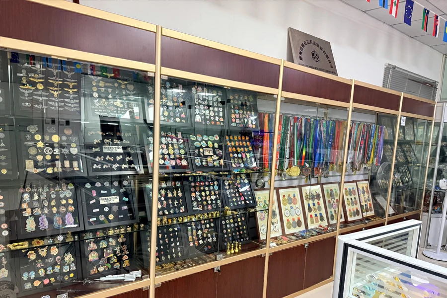 Jingbida Hardware & Gifts Co., Ltd. — Exhibition Cabinet6