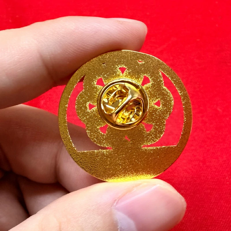 LIDERA Women's Leadership Themed Openwork Enamel Gold-Plated Badge3