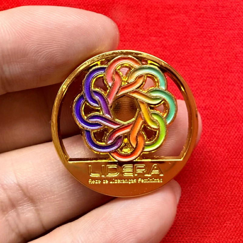 LIDERA Women's Leadership Themed Openwork Enamel Gold-Plated Badge5