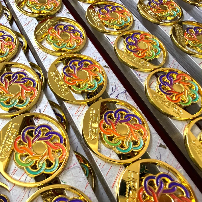 LIDERA Women's Leadership Themed Openwork Enamel Gold-Plated Badge6