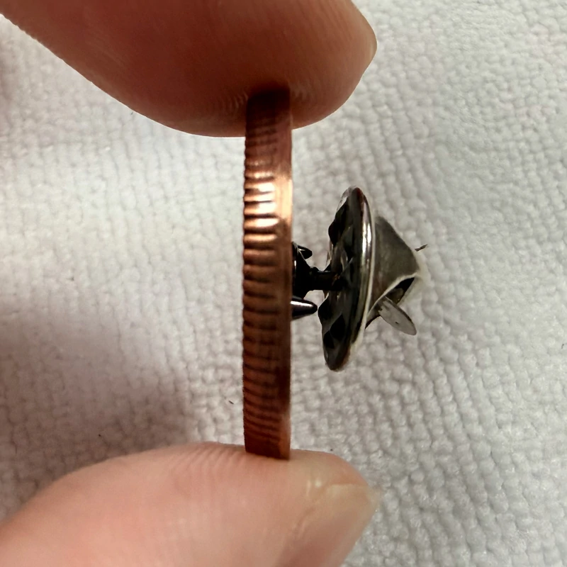 Antique Copper V Symbol Metal Enamel Lapel Pin3