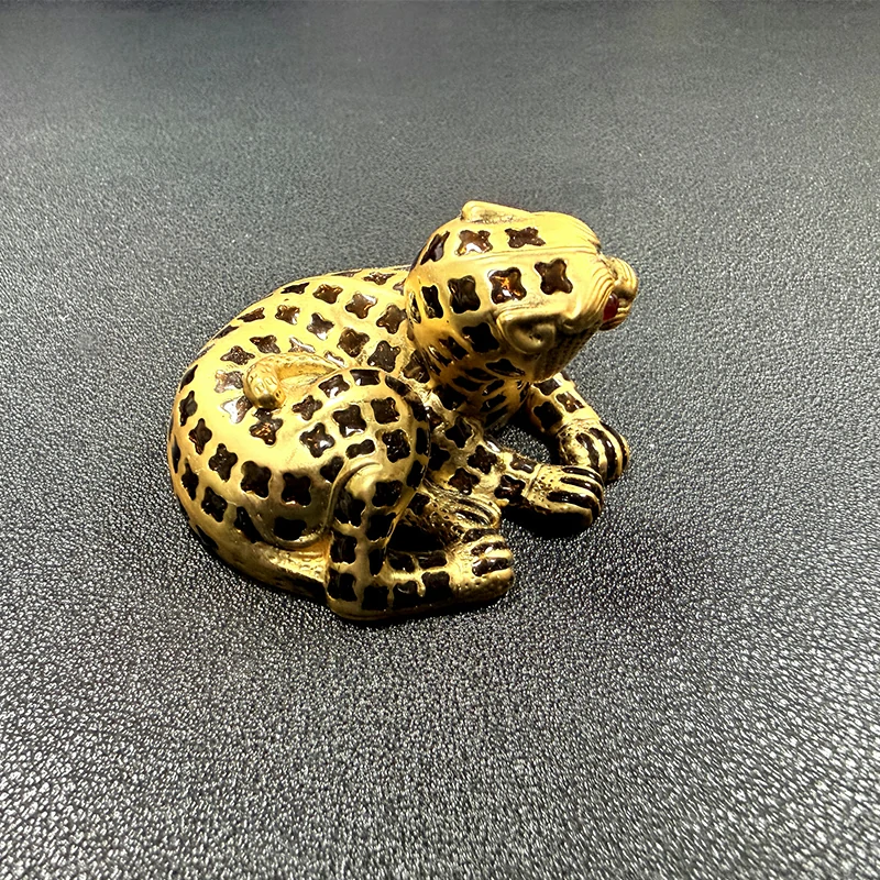 Gold Leopard Metal Ornament3