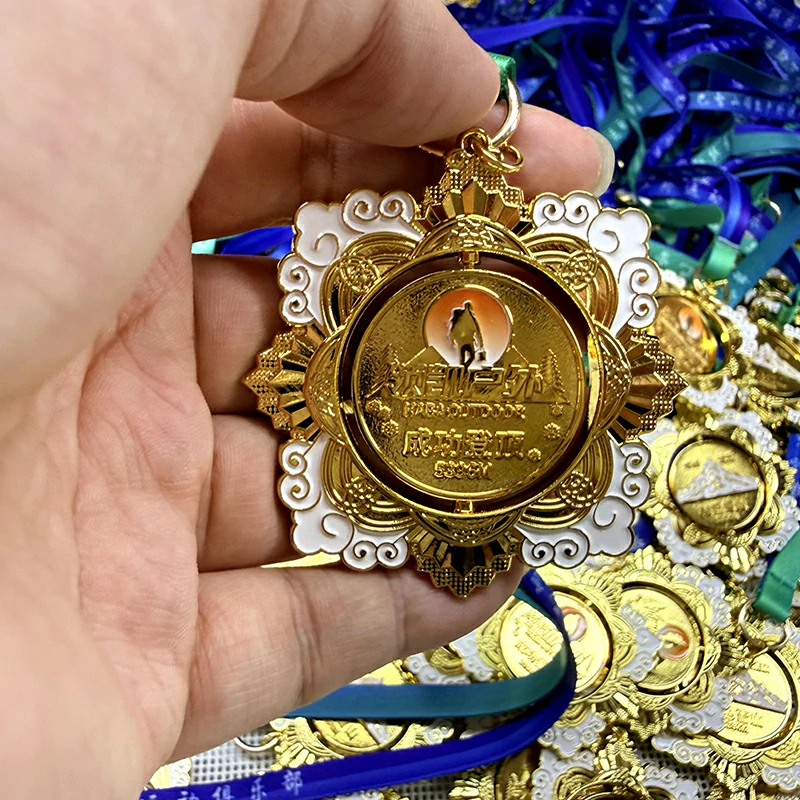 Rotatable Mountain Hiking Souvenir Metal Medal3